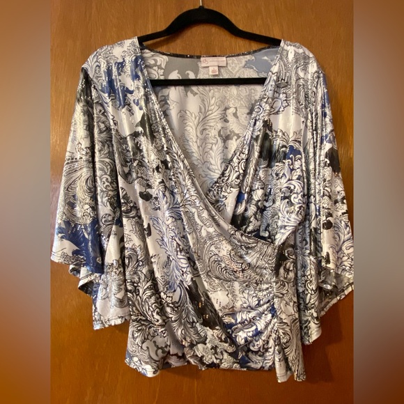 Women’s Dressy Shirt Size L - Picture 1 of 6
